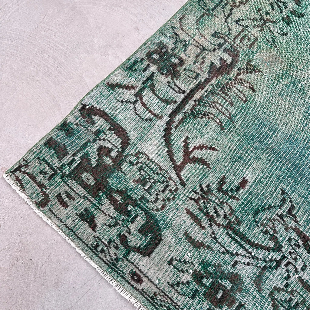 XL Vintage Turkish Accent Area rug 5.5 x 7.8 ft