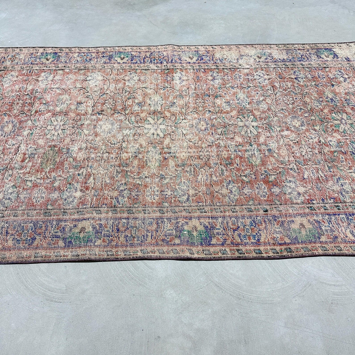 XL Vintage Turkish Accent Area Rug 4.9 x 8.4 ft