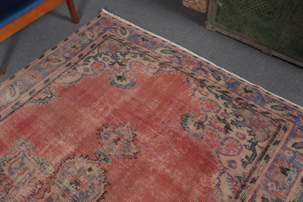 XL Vintage Turkish Accent Area Rug 5.2 x 8.8 ft