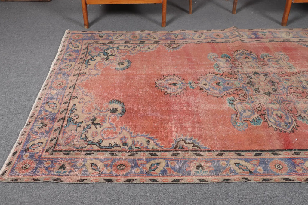 XL Vintage Turkish Accent Area Rug 5.2 x 8.8 ft