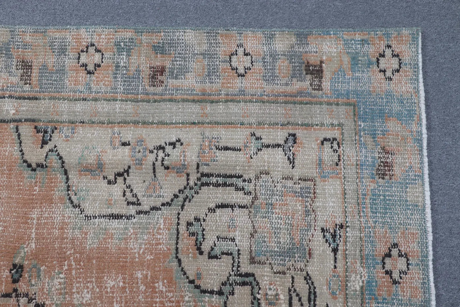XL Vintage Turkish Accent Area Rug 6 x 8.9 ft