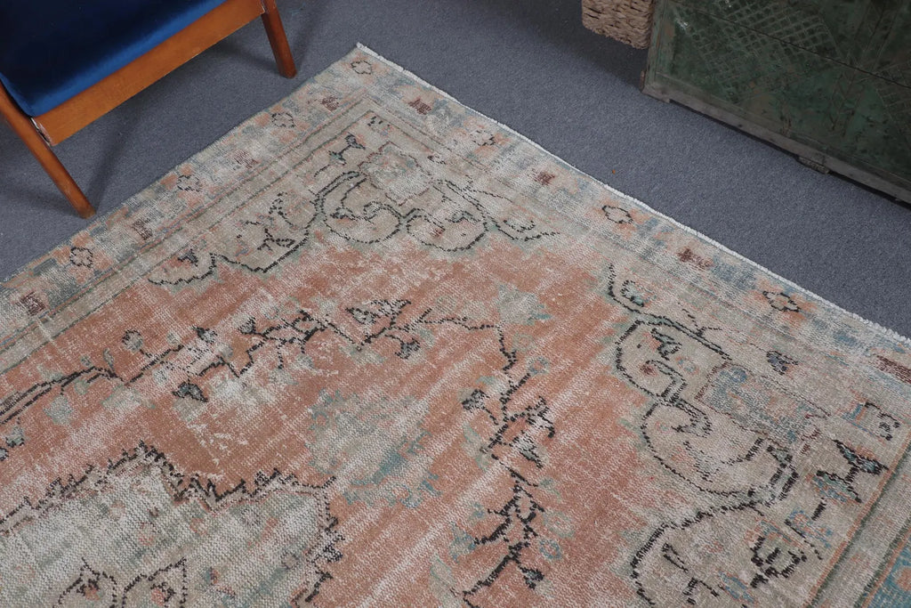 XL Vintage Turkish Accent Area Rug 6 x 8.9 ft