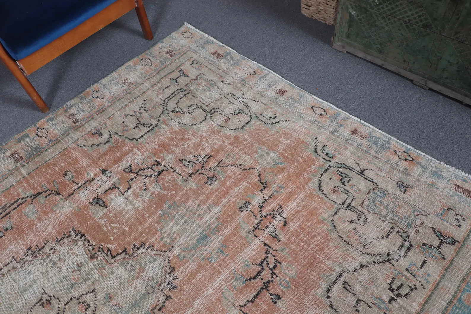 XL Vintage Turkish Accent Area Rug 6 x 8.9 ft