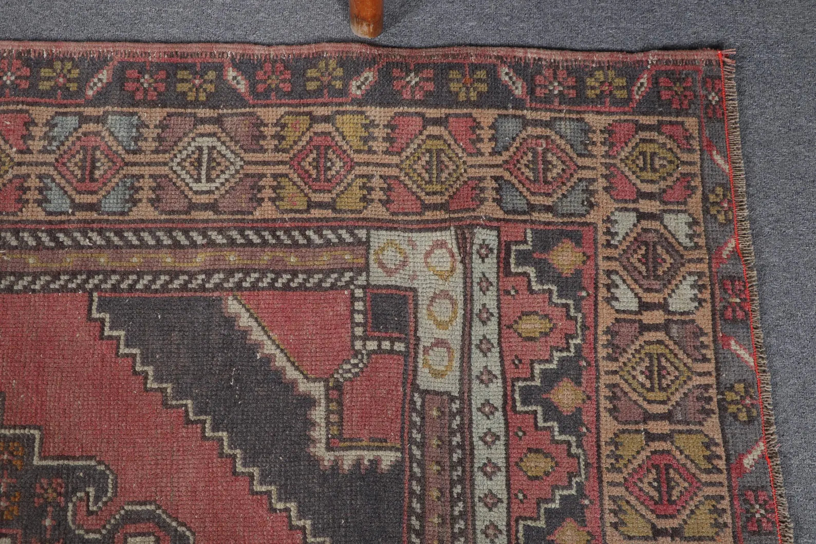 Vintage Turkish Accent Area rug 3.8 x 5.4 ft