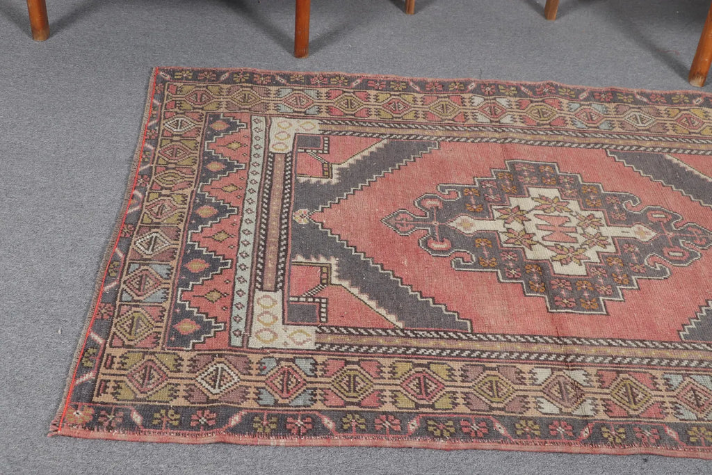 Vintage Turkish Accent Area rug 3.8 x 5.4 ft