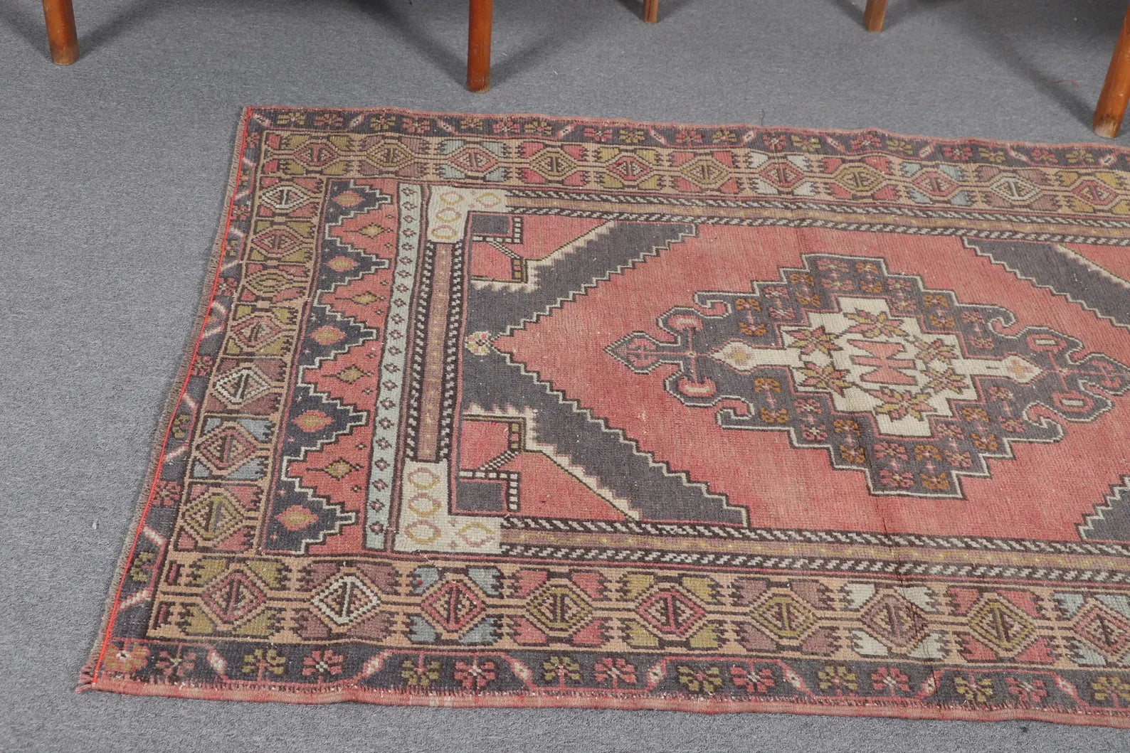 Vintage Turkish Accent Area rug 3.8 x 5.4 ft