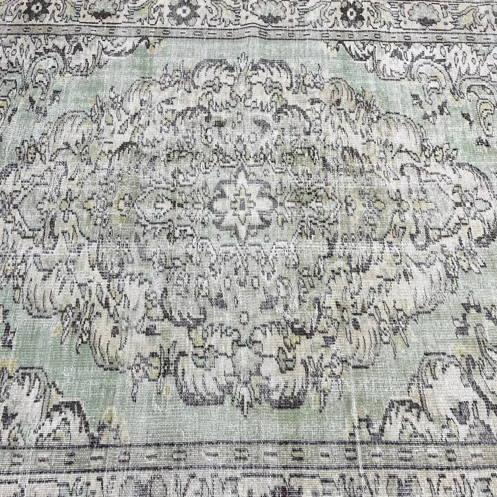 XL Vintage Turkish Accent Area Rug 6 x 9.3 ft