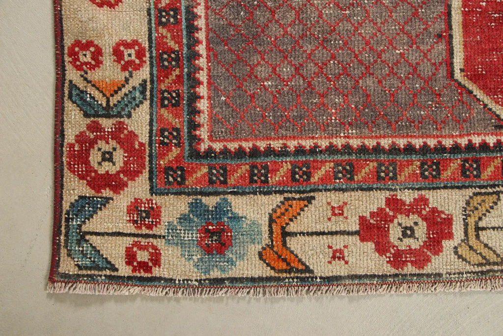 Vintage Turkish Accent Area rug 3.4 x 6.4 ft