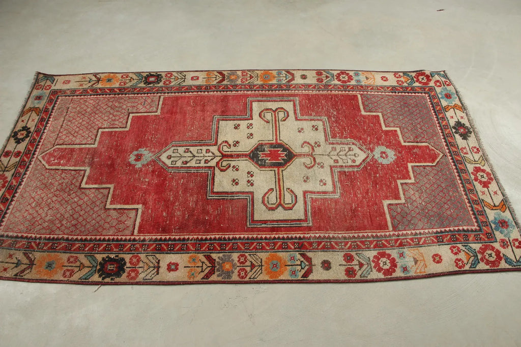 Vintage Turkish Accent Area rug 3.4 x 6.4 ft