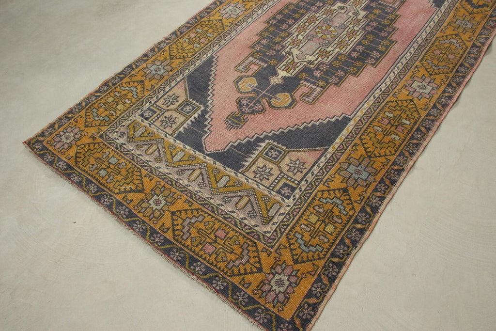 XL Vintage Turkish Accent Area Rug 4.2 x 8.1 ft