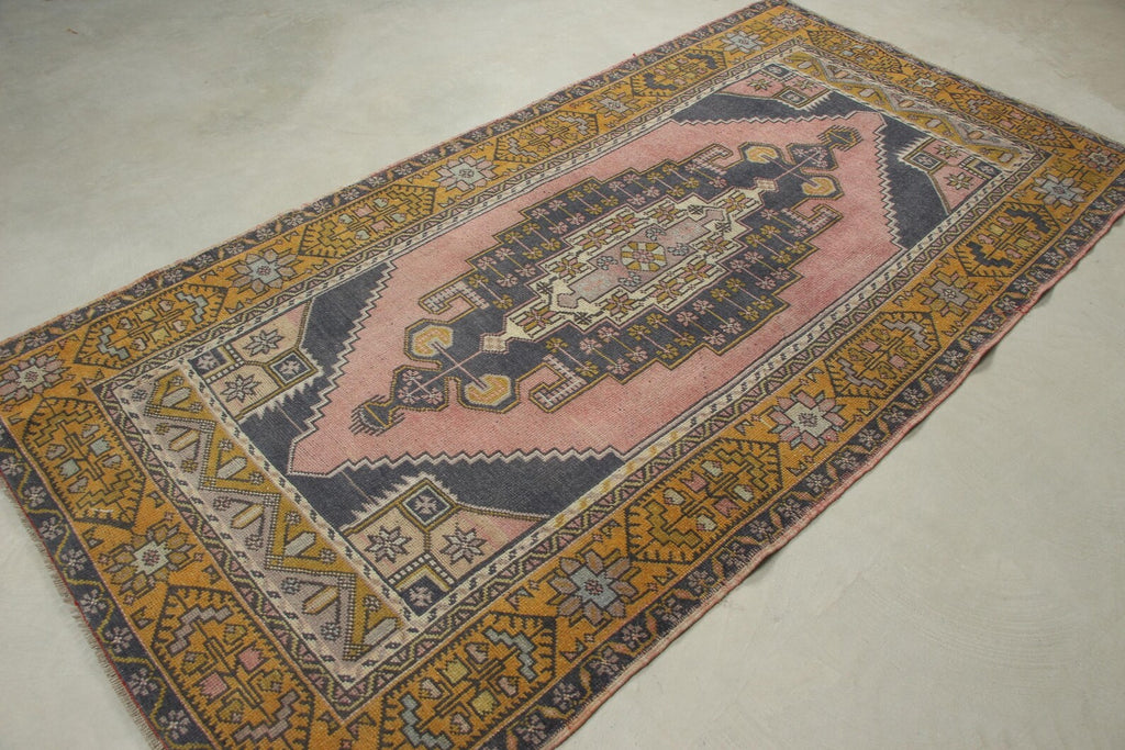 XL Vintage Turkish Accent Area Rug 4.2 x 8.1 ft