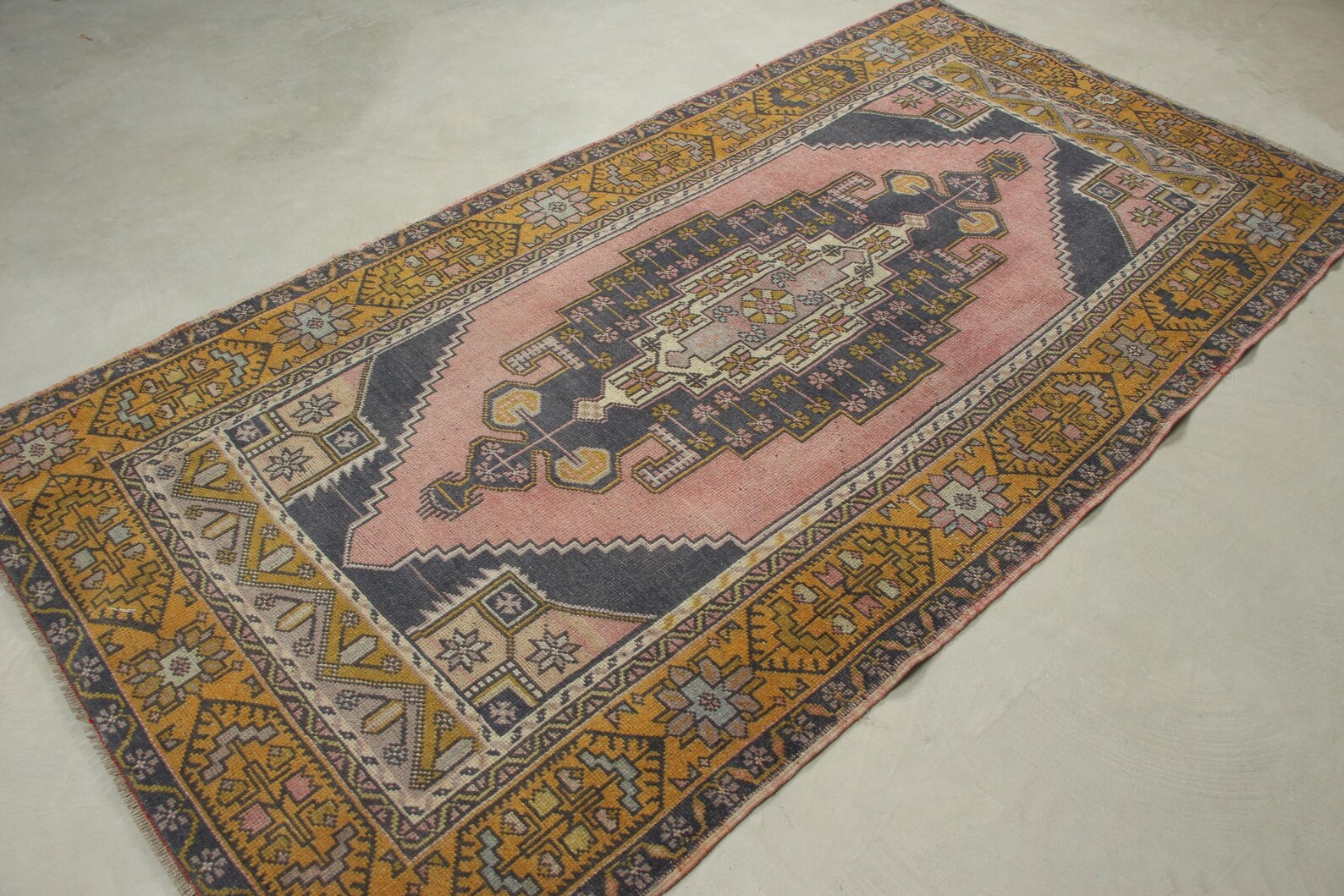 XL Vintage Turkish Accent Area Rug 4.2 x 8.1 ft