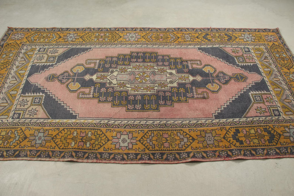 XL Vintage Turkish Accent Area Rug 4.2 x 8.1 ft