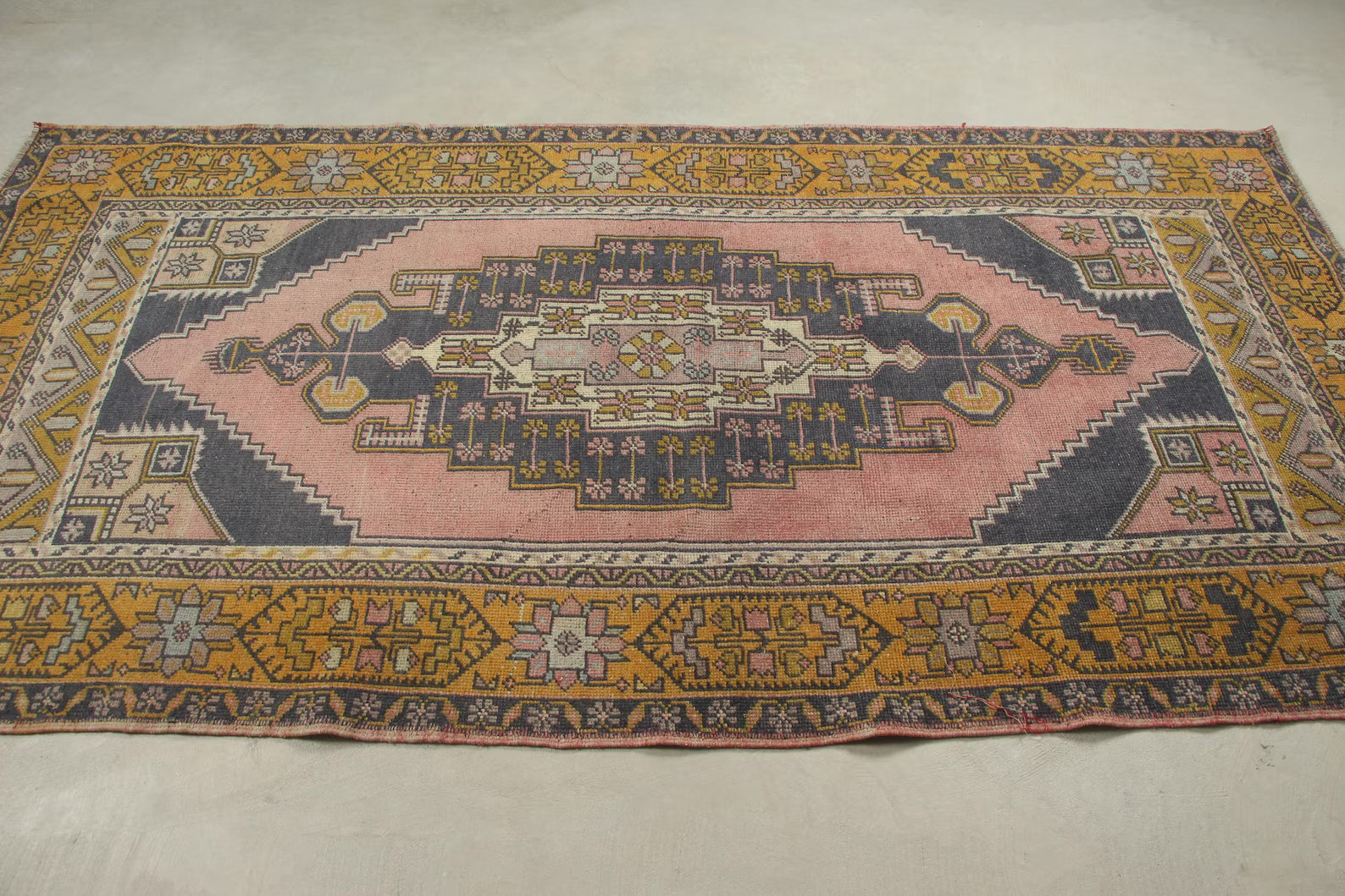 XL Vintage Turkish Accent Area Rug 4.2 x 8.1 ft