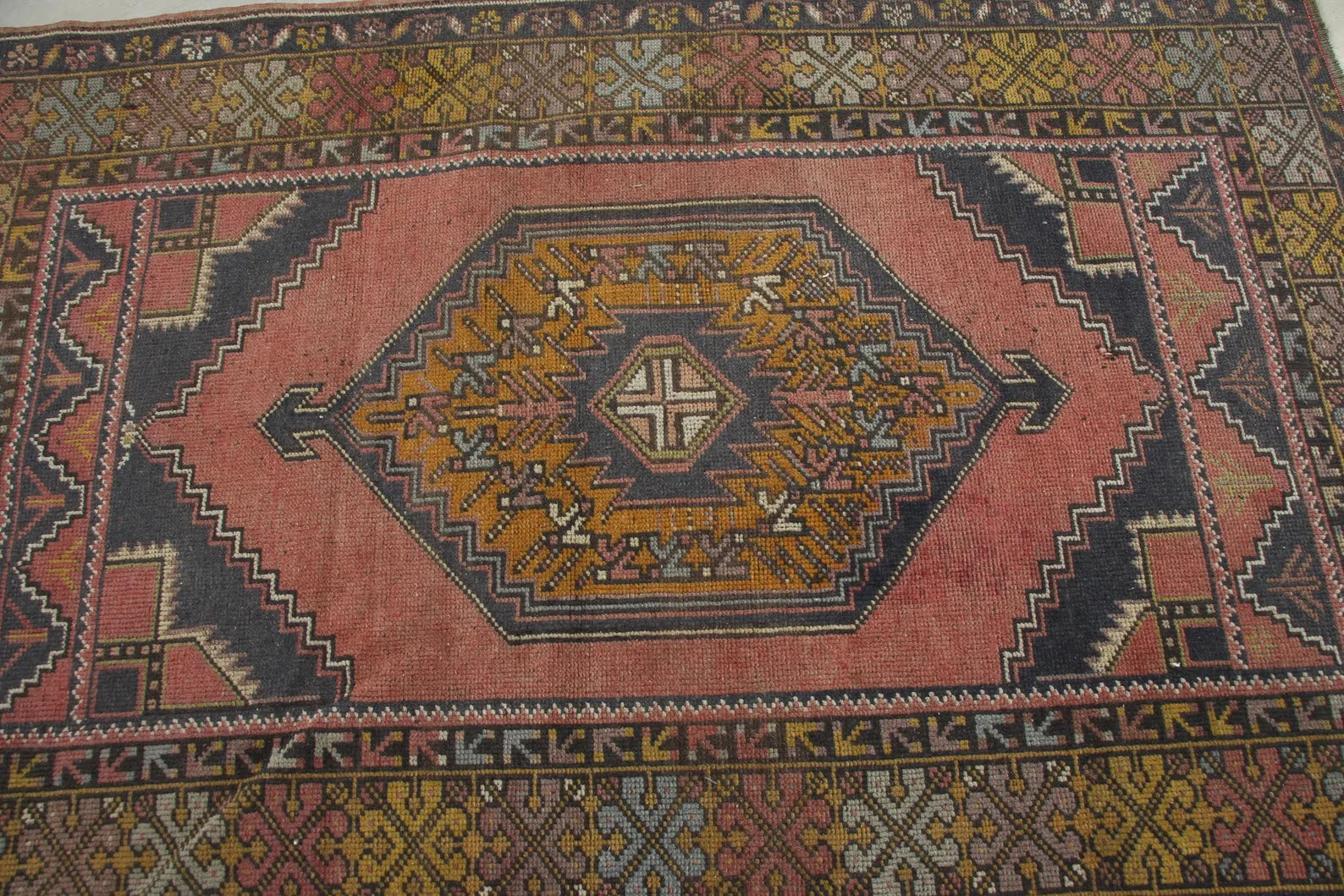 Vintage Turkish Accent Area rug 3.8 x 5.8 ft