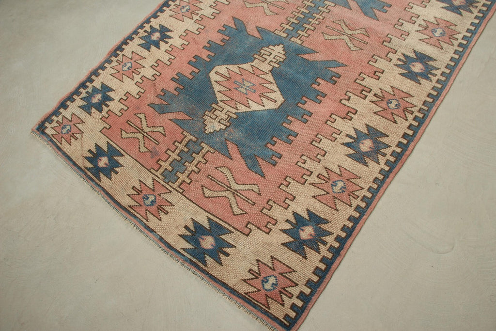 Vintage Turkish Accent Area rug 4 x 6.7 ft