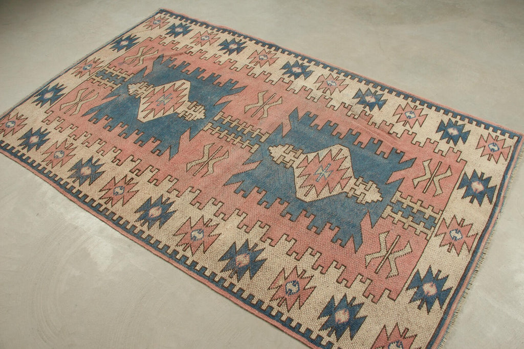 Vintage Turkish Accent Area rug 4 x 6.7 ft