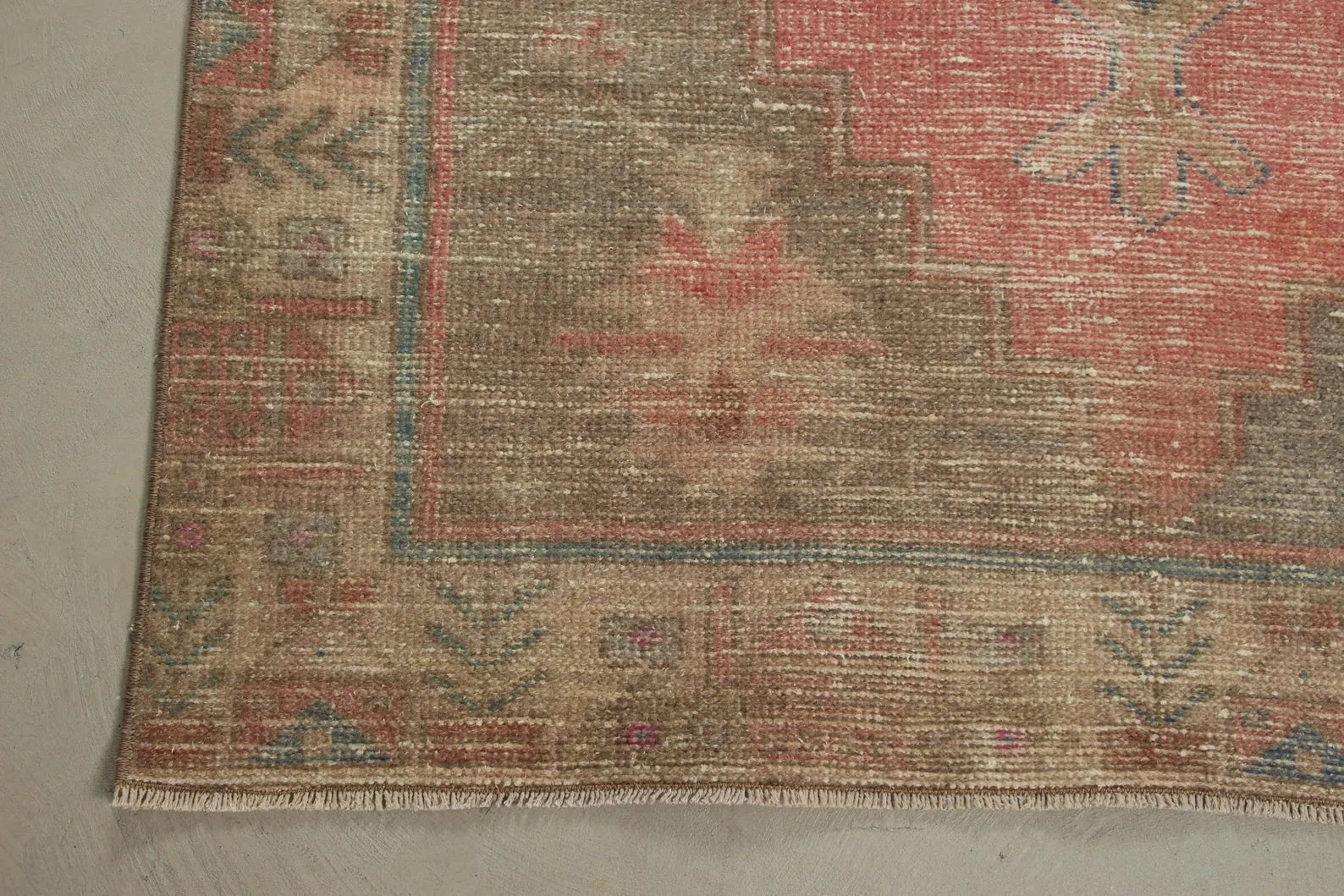 Vintage Turkish Accent Area rug 4.1 x 8.3 ft