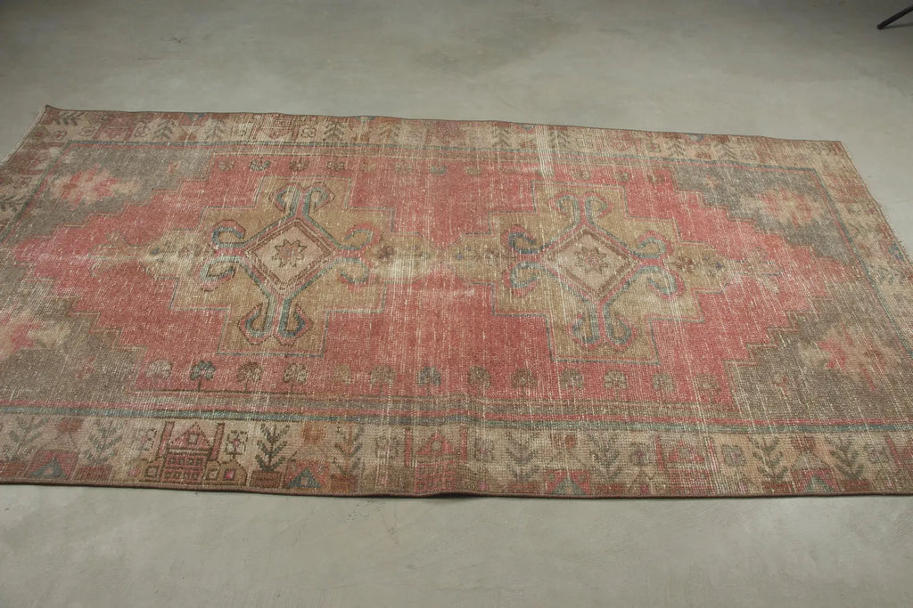 Vintage Turkish Accent Area rug 4.1 x 8.3 ft