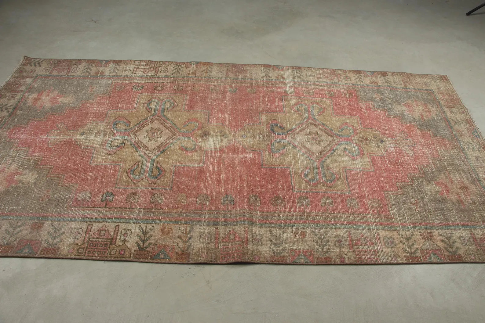 Vintage Turkish Accent Area rug 4.1 x 8.3 ft