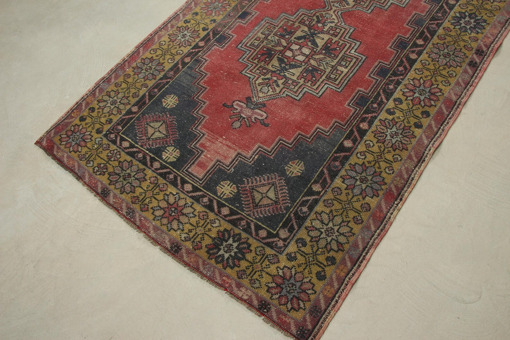Vintage Turkish Accent Area rug 3.8 x 7.2 ft