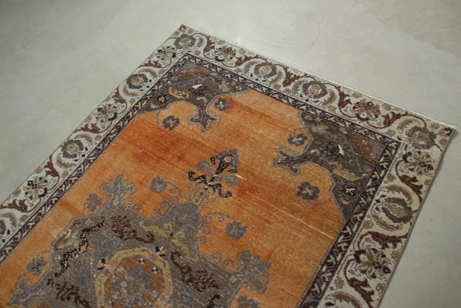 Vintage Turkish Accent Area rug 4.4 x 7.3 ft