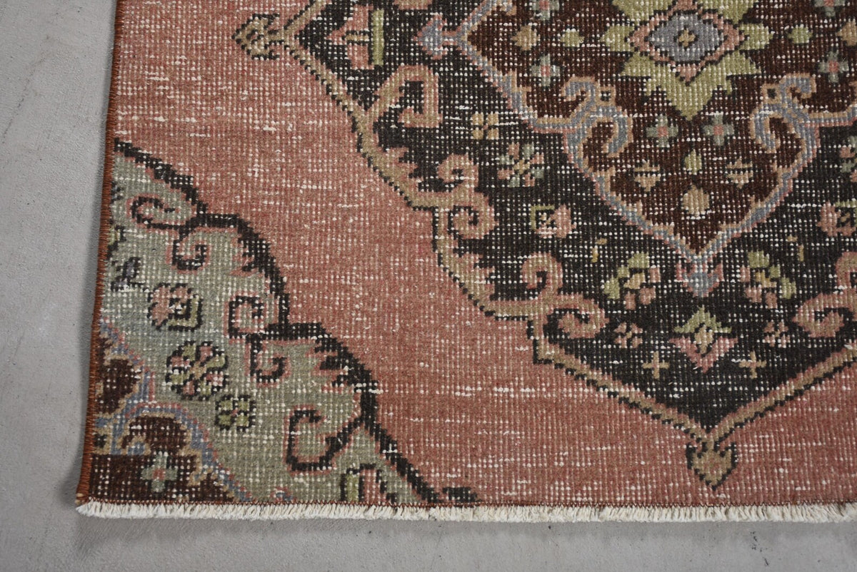 Vintage Turkish Runner Rug 2.8 x 6.9 ft