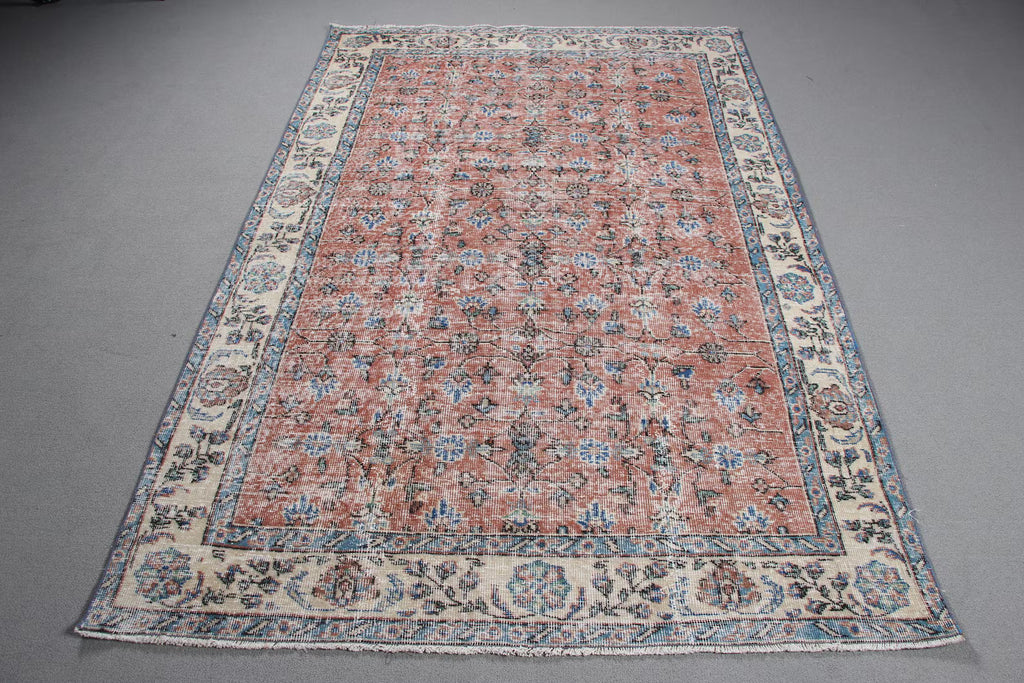 Vintage Turkish Accent Area rug 4.9 x 7.7 ft