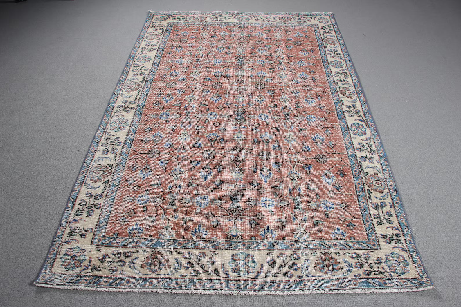 Vintage Turkish Accent Area rug 4.9 x 7.7 ft