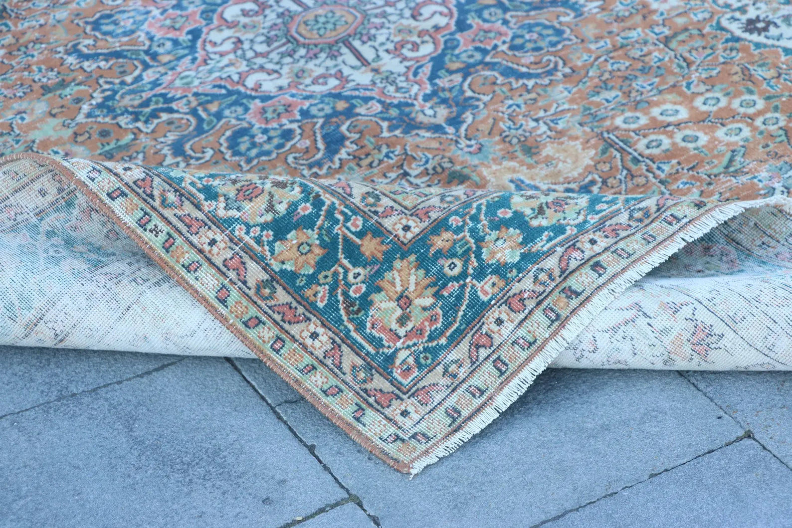 Vintage Turkish Accent Area rug 4.2 x 6.4 ft