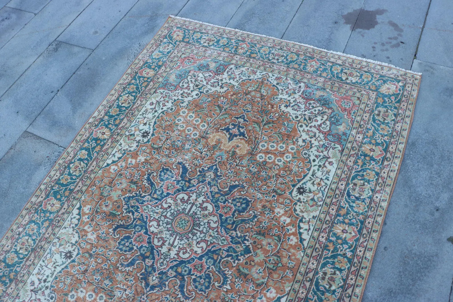 Vintage Turkish Accent Area rug 4.2 x 6.4 ft