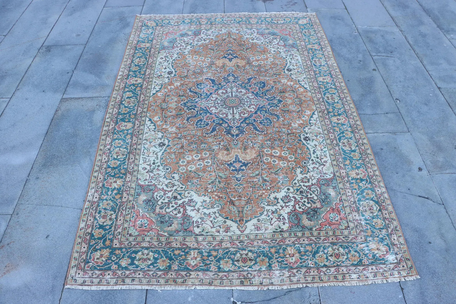 Vintage Turkish Accent Area rug 4.2 x 6.4 ft