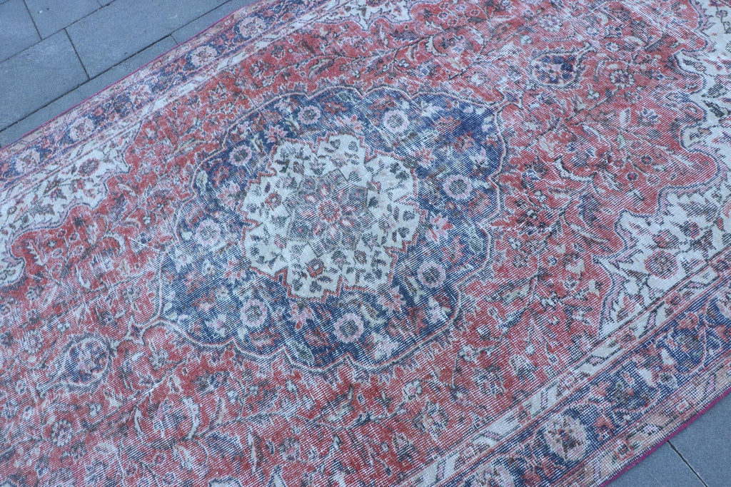 XL Vintage Turkish Accent Area Rug 5.2 x 9 ft