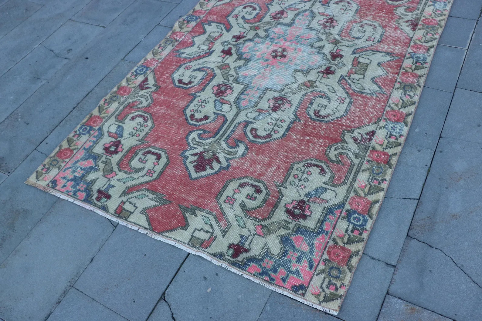 Vintage Turkish Accent Area rug 4.2 x 6.9 ft