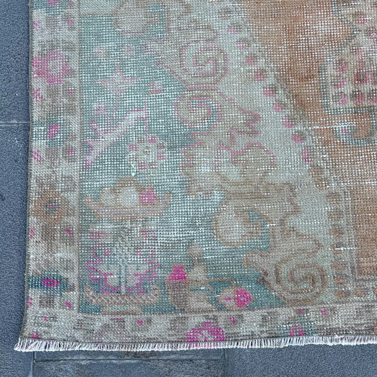 Vintage Turkish Accent Area rug 4.1 x 7 ft