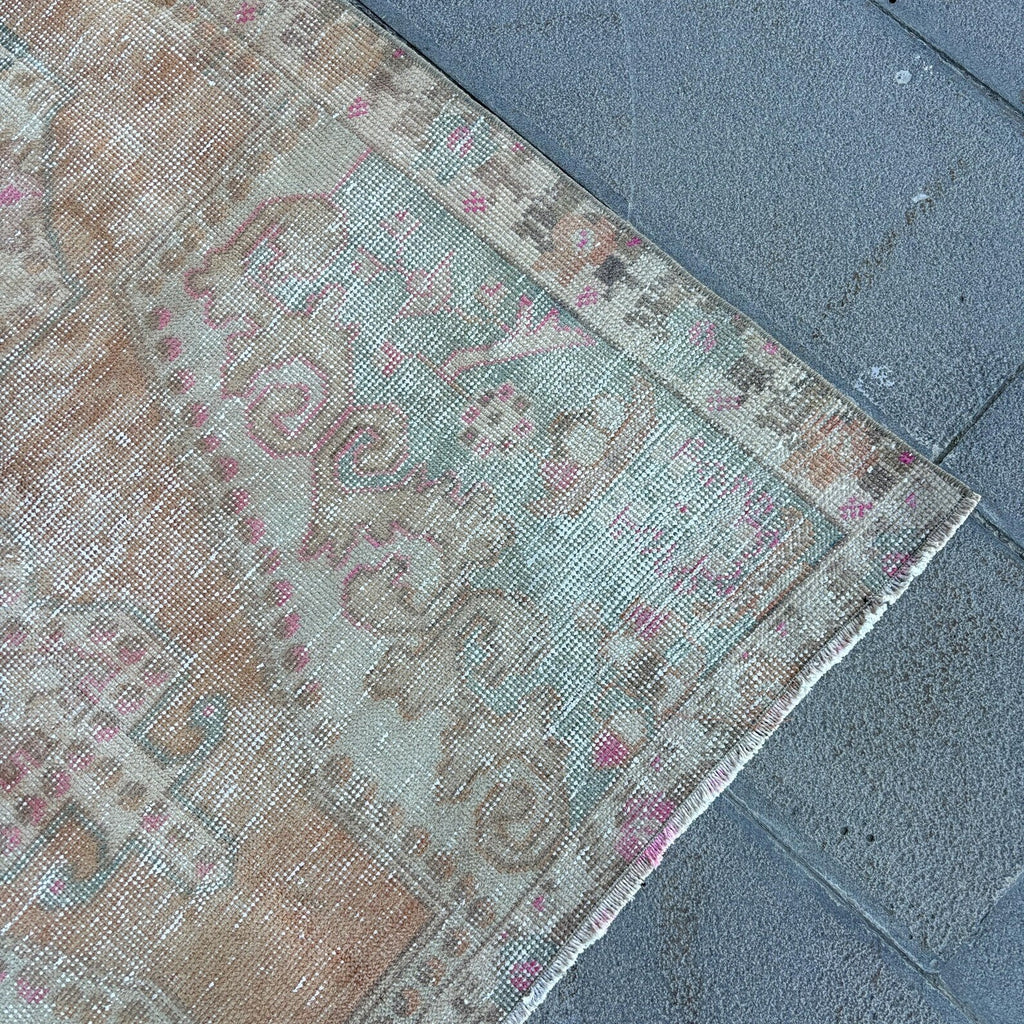 Vintage Turkish Accent Area rug 4.1 x 7 ft