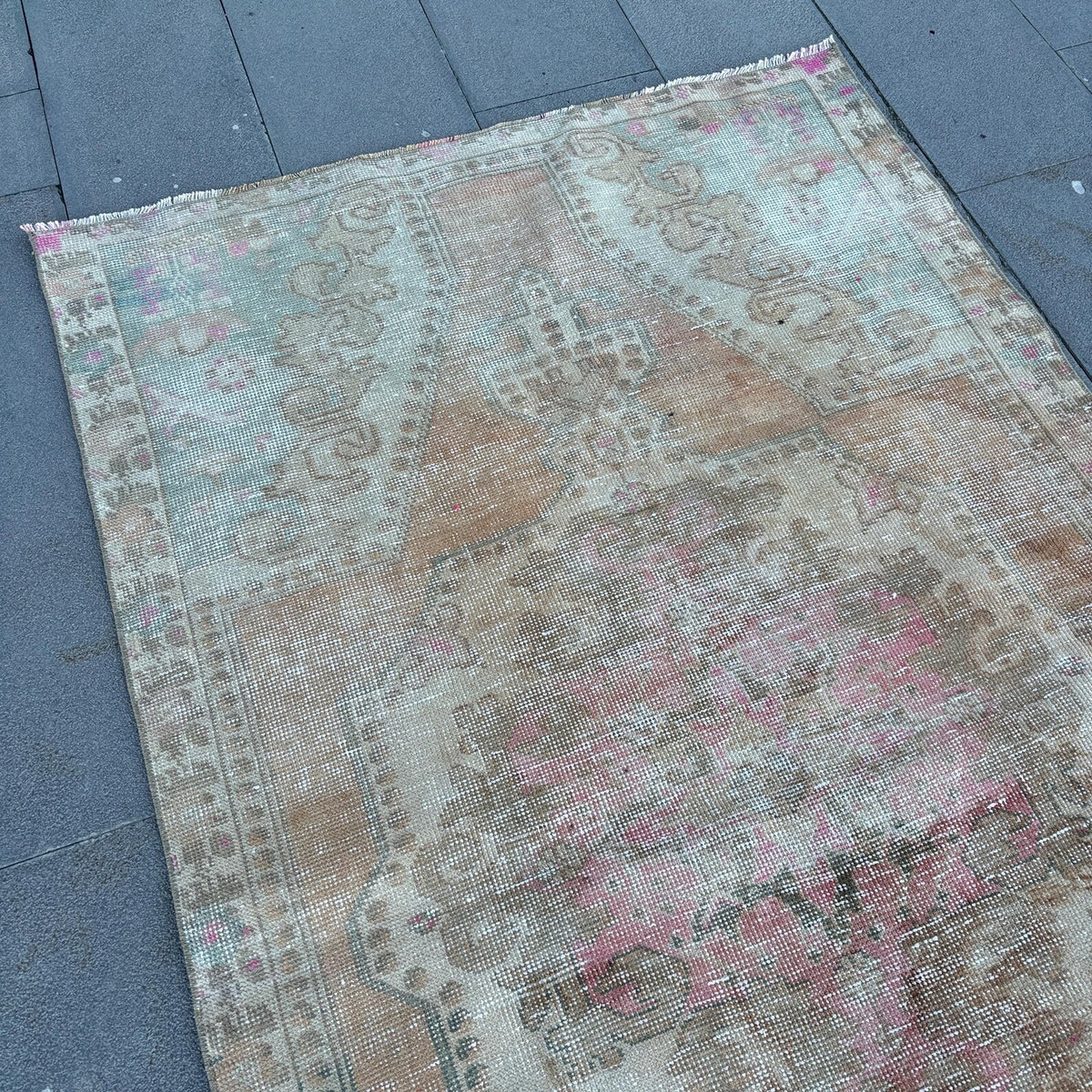 Vintage Turkish Accent Area rug 4.1 x 7 ft