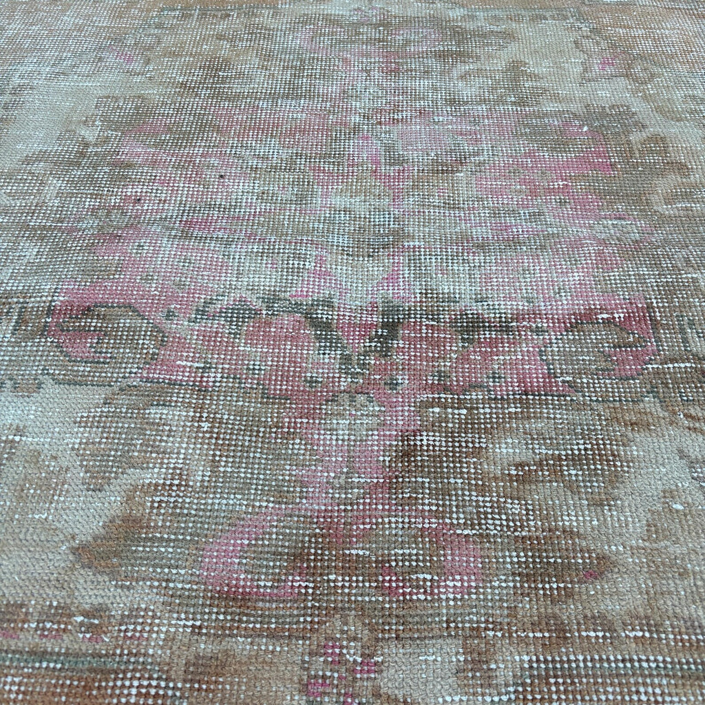 Vintage Turkish Accent Area rug 4.1 x 7 ft