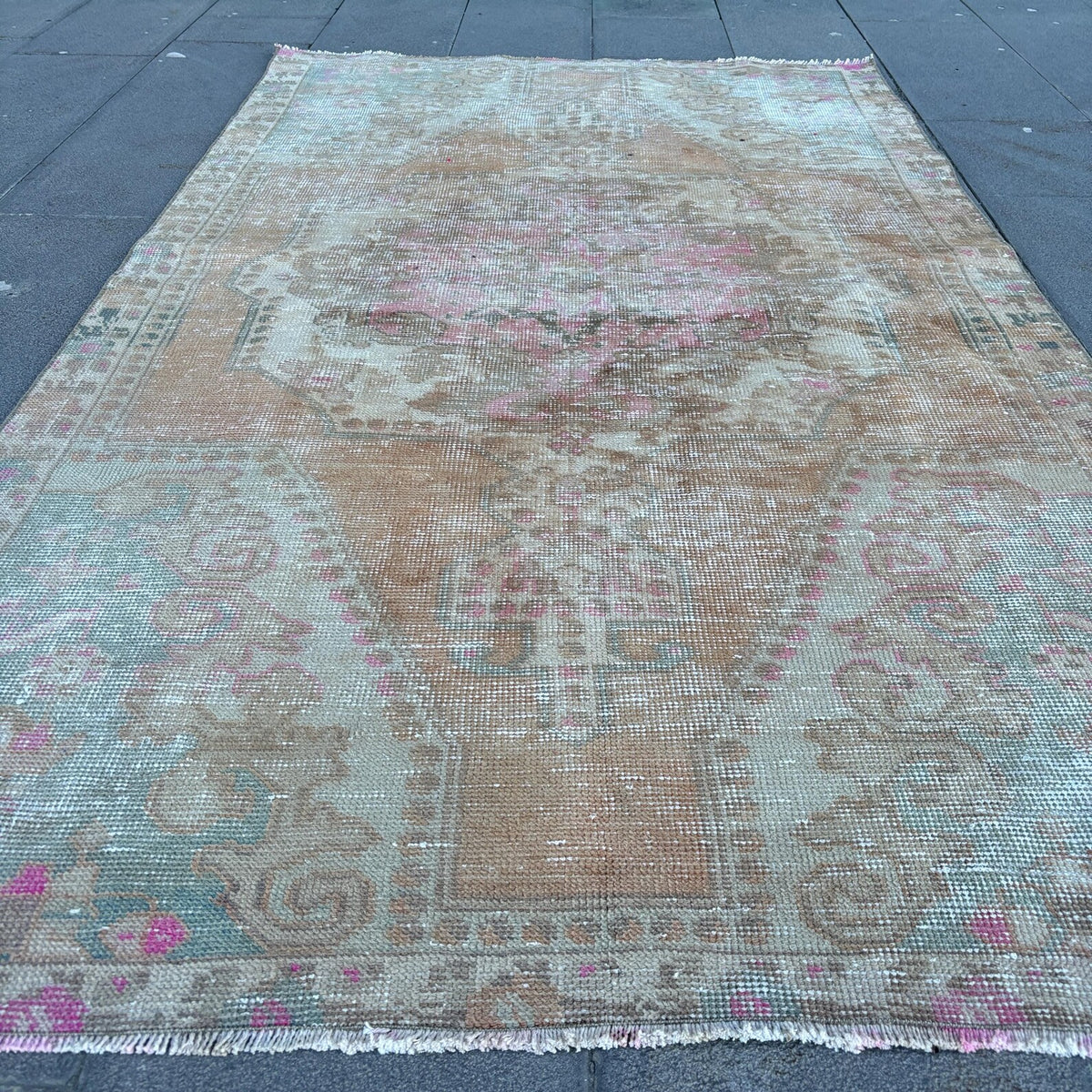 Vintage Turkish Accent Area rug 4.1 x 7 ft
