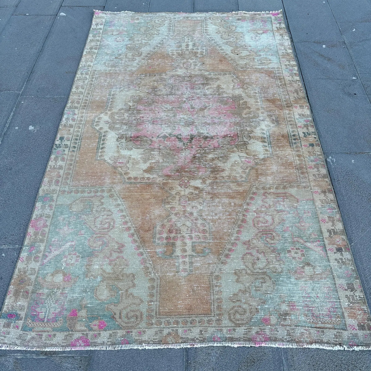 Vintage Turkish Accent Area rug 4.1 x 7 ft