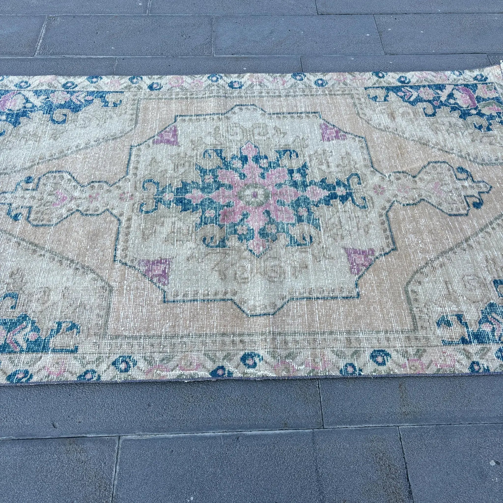 Vintage Turkish Accent Area rug 4.2 x 6.9 ft