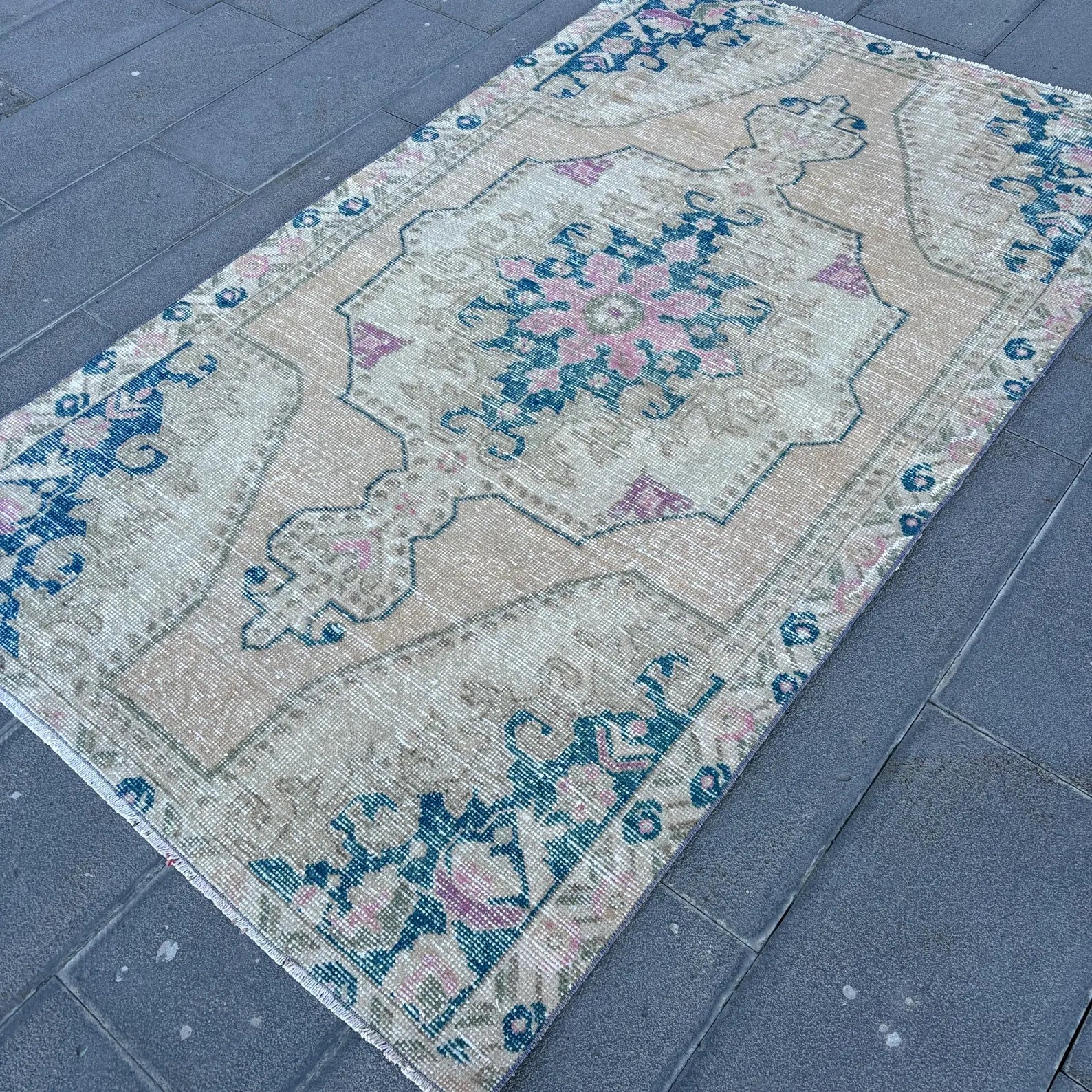 Vintage Turkish Accent Area rug 4.2 x 6.9 ft