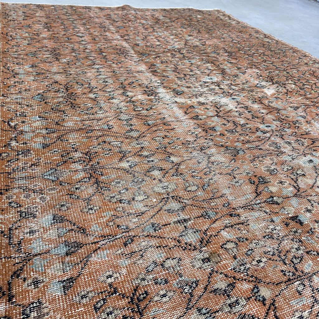 XL Vintage Turkish Accent Area Rug 6.2 x 9.2 ft