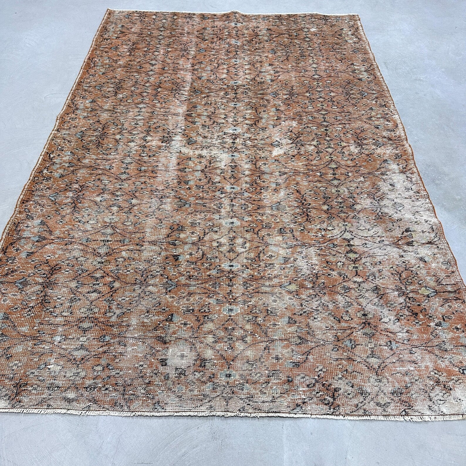 XL Vintage Turkish Accent Area Rug 6.2 x 9.2 ft