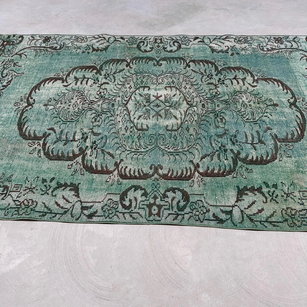 XL Vintage Turkish Accent Area rug 5.5 x 7.8 ft