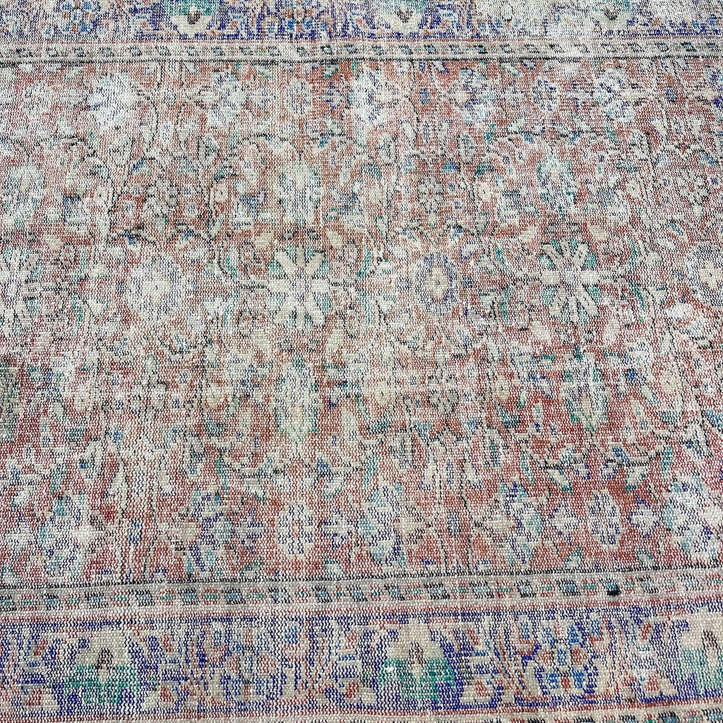 XL Vintage Turkish Accent Area Rug 4.9 x 8.4 ft