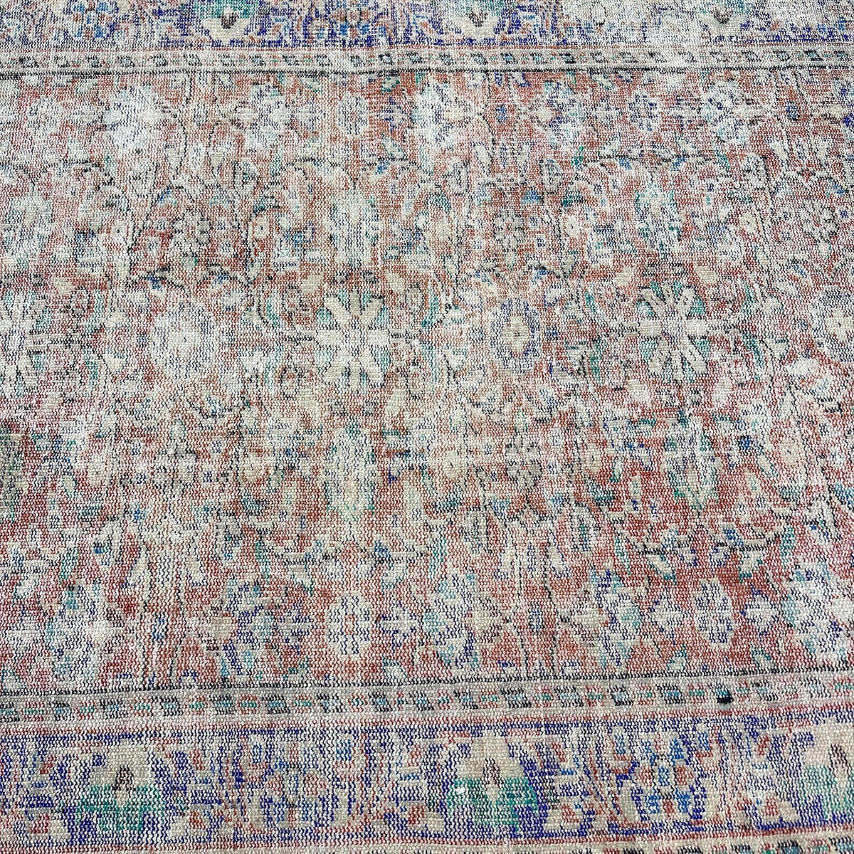 XL Vintage Turkish Accent Area Rug 4.9 x 8.4 ft