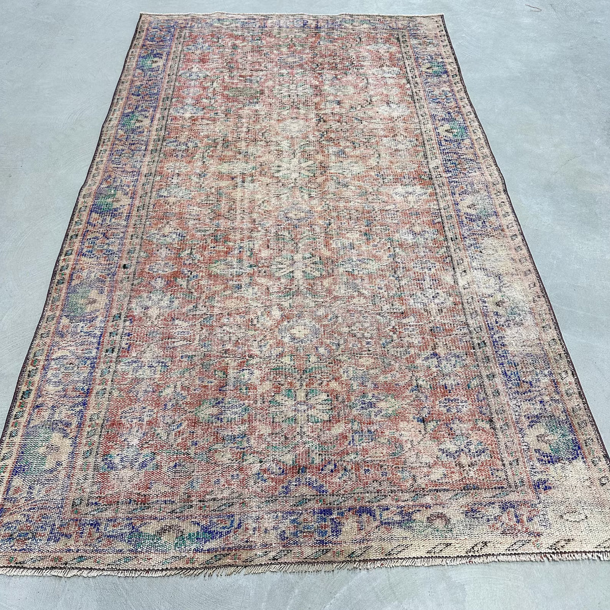 XL Vintage Turkish Accent Area Rug 4.9 x 8.4 ft