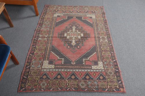 Vintage Turkish Accent Area rug 3.8 x 5.4 ft