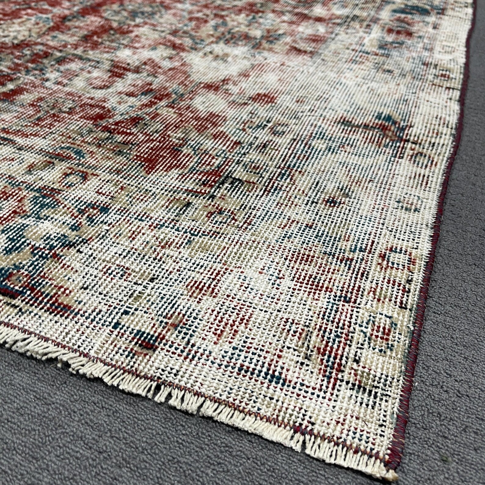 XL Vintage Turkish Accent Area rug 5.3 x 8.3 ft